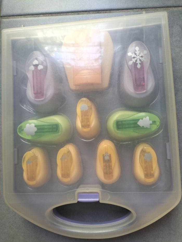 Valise 10 perforatrices.