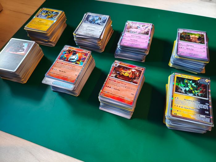 Lot de 100 cartes Pokémon VF en très bon état