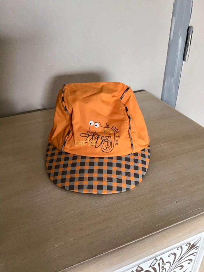Jolie casquette orange et grise taille 45 en coton 6-9 mois