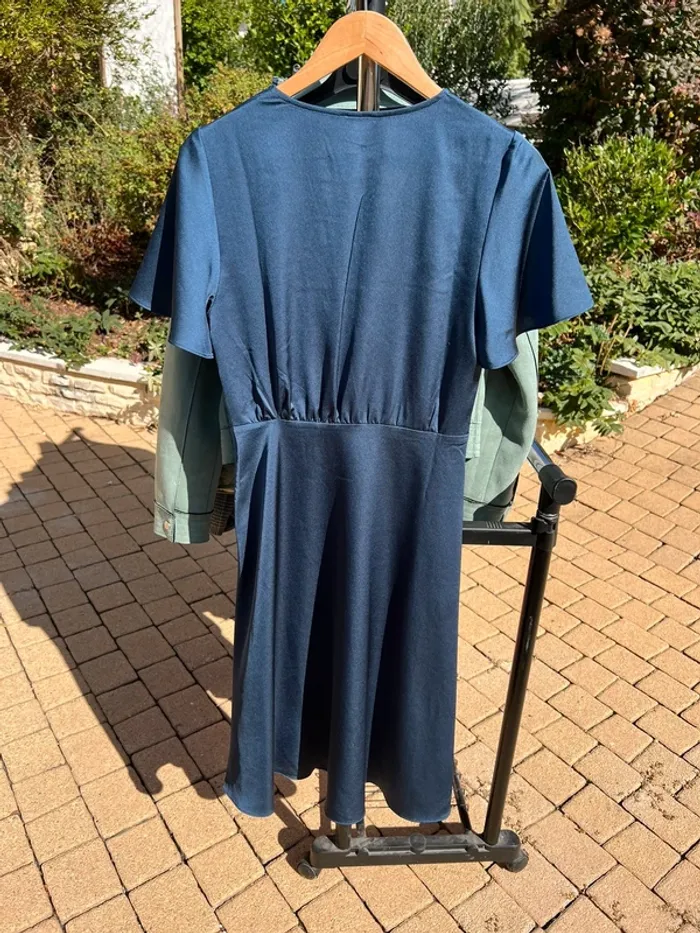 Robe bleu marine H&M - photo numéro 3