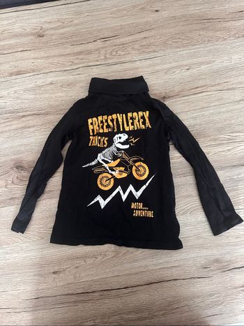 Sous pull stylé 6 ans tbe envoi rapide