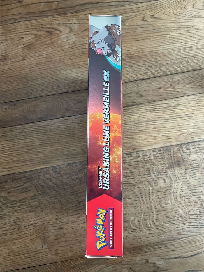 Coffret Pokemon Poster Ursaking Lune Vermeille (4 boosters) - photo numéro 2