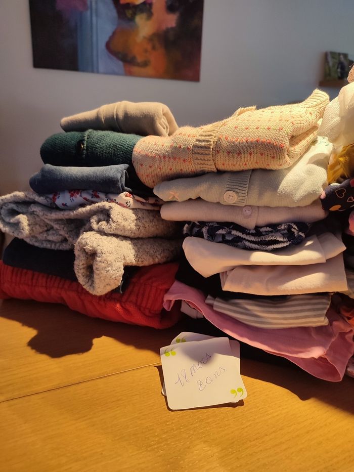 Lot de vêtements fille 18 mois à  2 ans propres, repassés et pliés - photo numéro 9