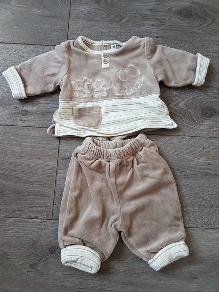 ensemble pantalon et haut 1 mois