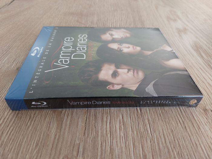 Blu-Ray Vampire Diaries l'intégrale de la saison 2 love sucks - photo numéro 3