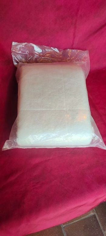 Couverture fine blanche 1m90 x 2m neuve