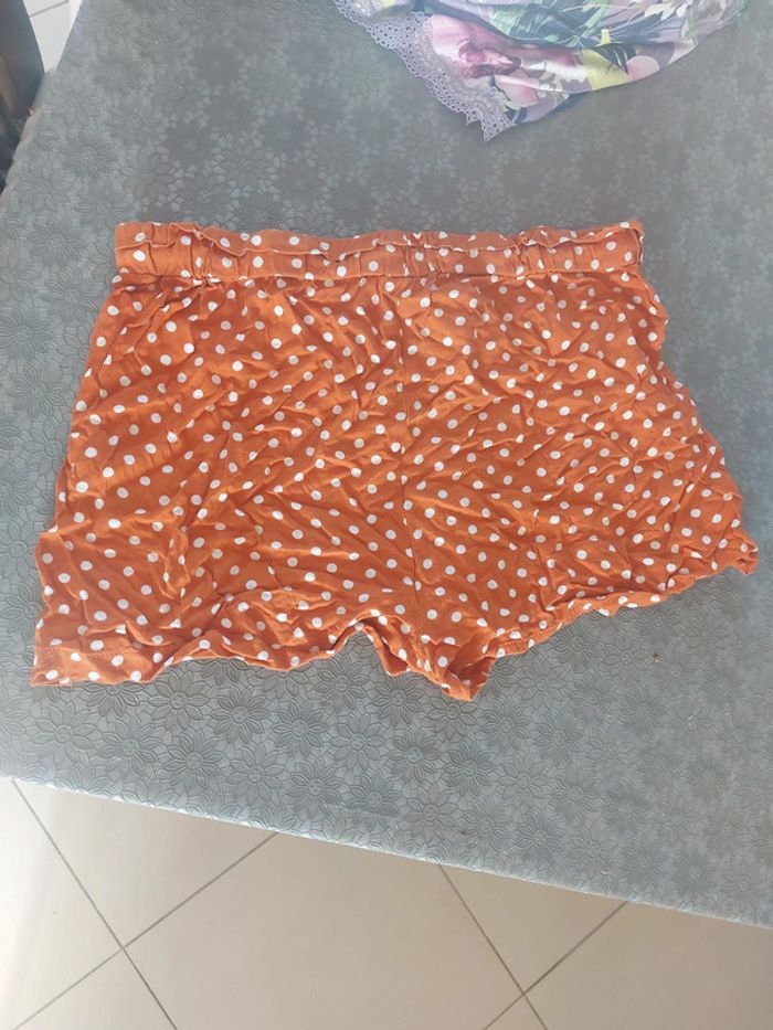 Short à pois orange - photo numéro 3