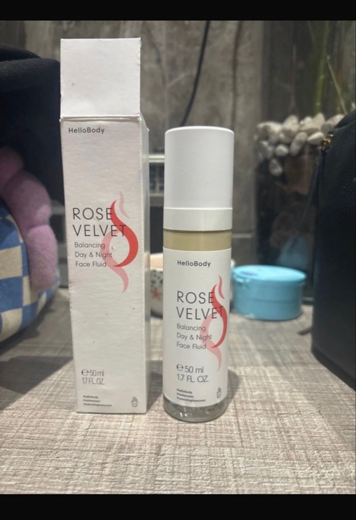 Crème fluide Rose velvet Hello Body - photo numéro 5