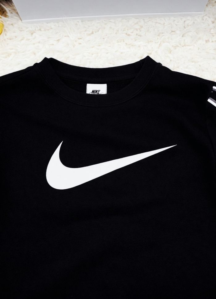 Sweat noir et blanc Garçon taille 9/10 ans marque Nike 🎸 - photo numéro 4