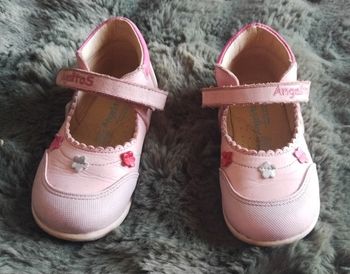 Paire de chaussure pointure 22