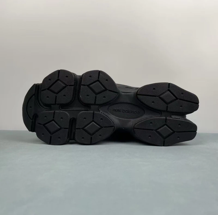 Baskets New Balance 9060 taille 45 - photo numéro 5