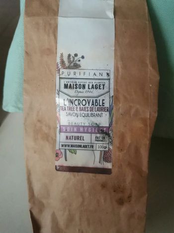 Savon équilibrant au tea tree et baies de laurier naturel