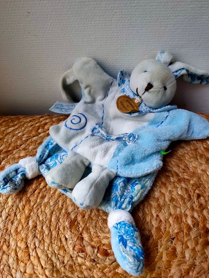 Doudou marionnette lapin tatoo fleurs - Doudou et compagnie