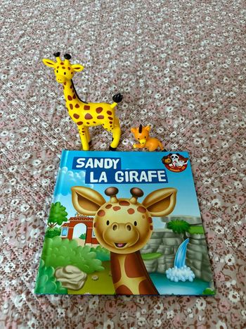 Livre + figurine  La girafe tbe