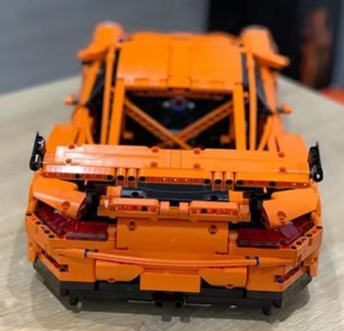 LEGO® Technic – Porsche 911 GT3 RS - photo numéro 9