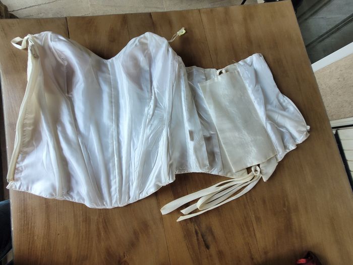 Vêtements de cérémonie femme taille 40 - photo numéro 3