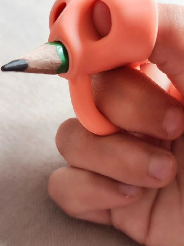 Correcteur de posture d'écriture en silicone souple - photo numéro 2
