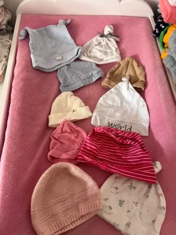 Lots de 10 bonnets pour bébé