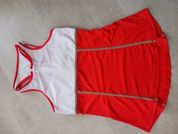 Debardeur de sport ou autre rouge et blanc taille M  Java de captain tortue