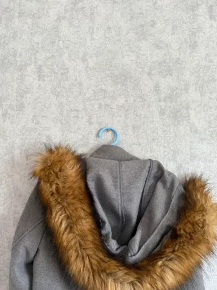 Manteau gris d’hiver Zara à capuche à fourrure détachable taille S - photo numéro 5