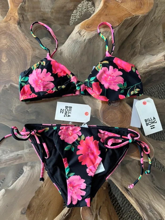Maillot de bain 2 pièces Billabong noir fleur rose