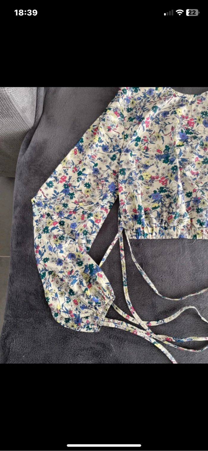 Top dos nu fleuri - photo numéro 2