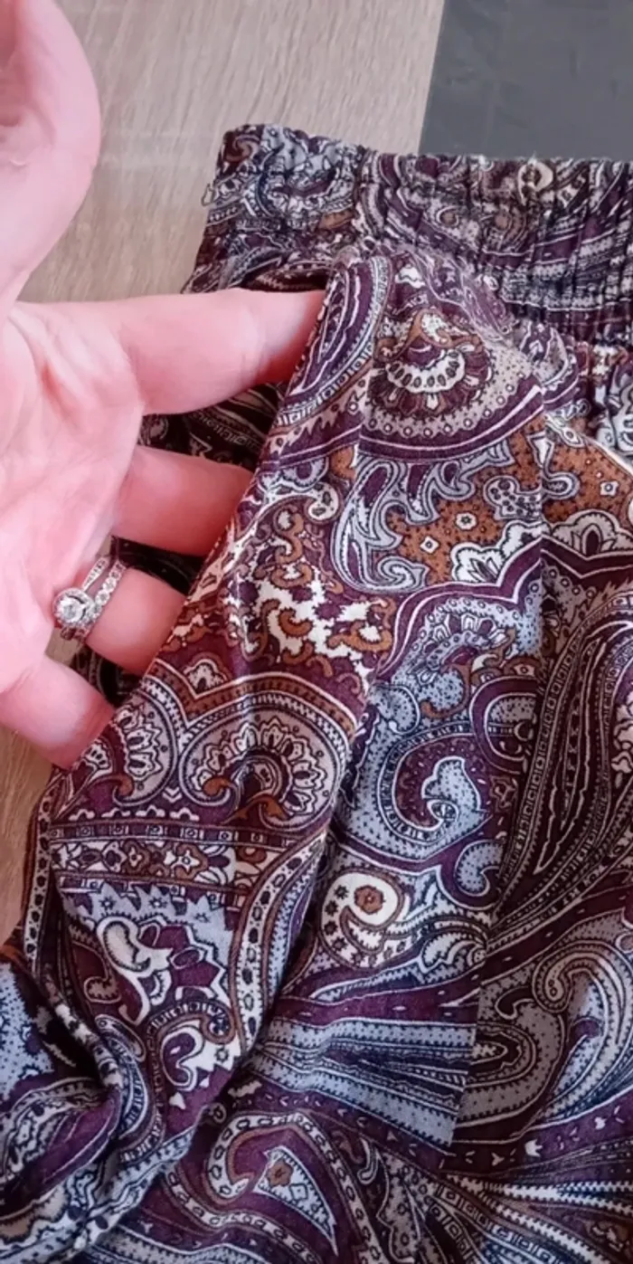Superbe pantalon marron léger et fluide en très bon état - photo numéro 4