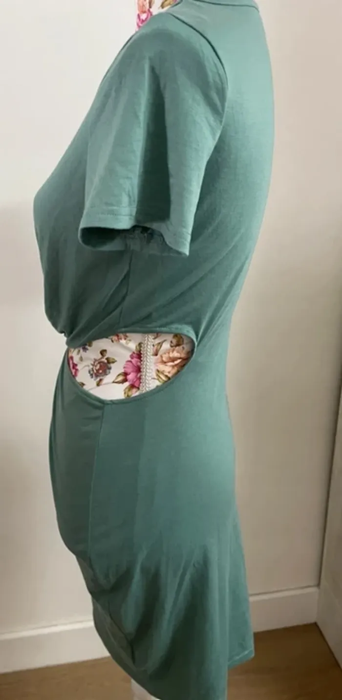 Robe t-shirt nouée à la taille couleur vert d’eau - photo numéro 3