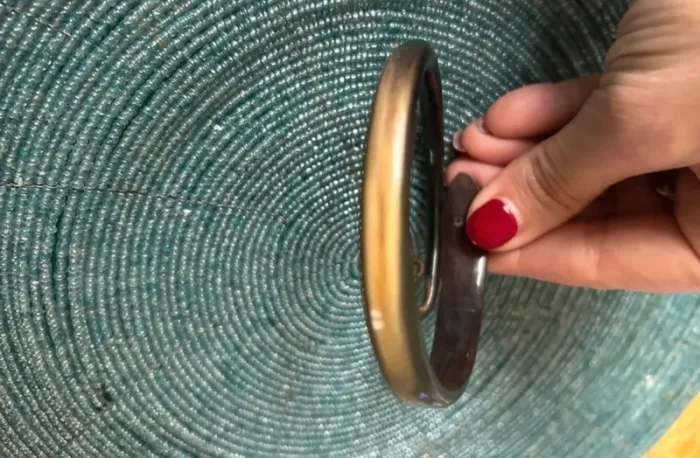 Bracelet jonc antique français en forme de serpent en corne sculptée - photo numéro 3