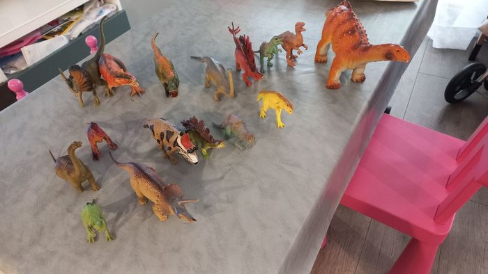 Lot de dinosaures - photo numéro 2