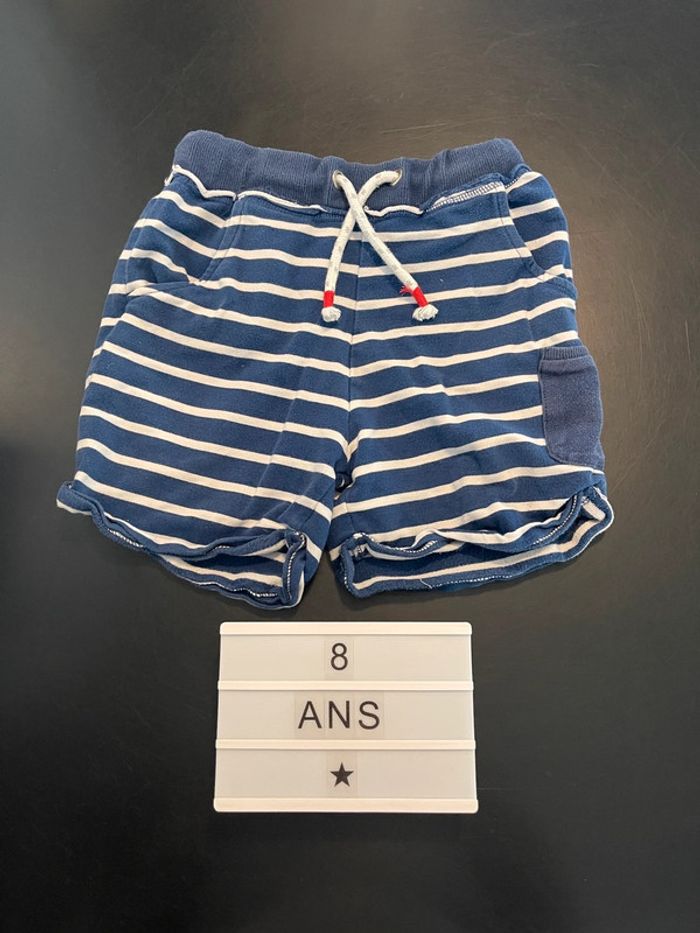 Short rayé 8 ans
