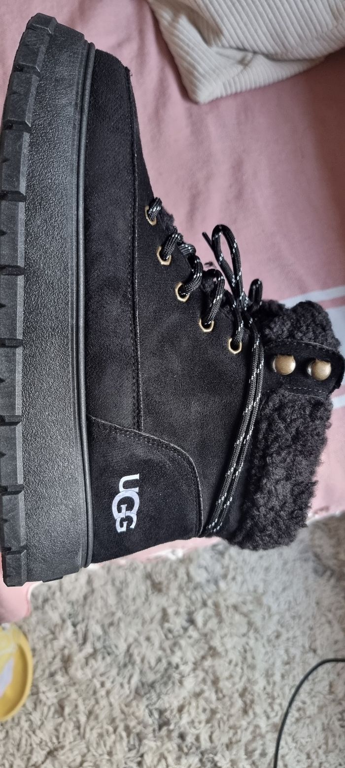 UGG  Fourees  noir  taille 38 Neuves - photo numéro 4
