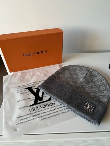 Bonnet Louis Vuitton gris