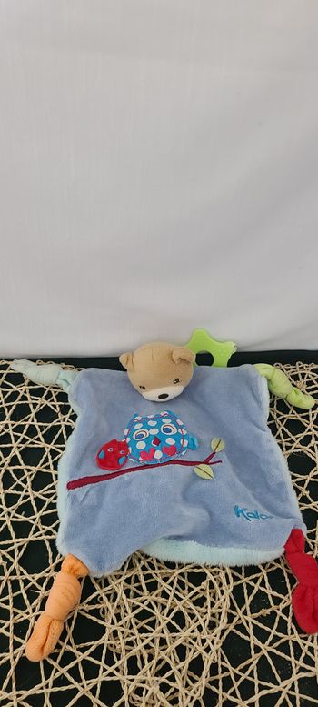 Doudou plat Ours bleu hibou chouette anneau dentition KALOO