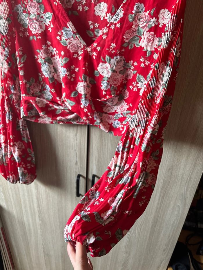 Blouse crop top fleuries à longues manches H&M - photo numéro 3