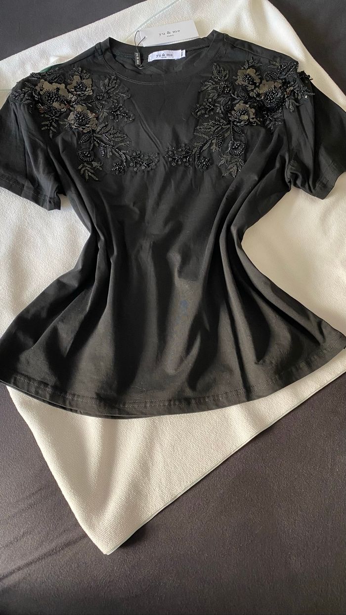 ✨ T-shirt femme– Neuf avec étiquette ✨
