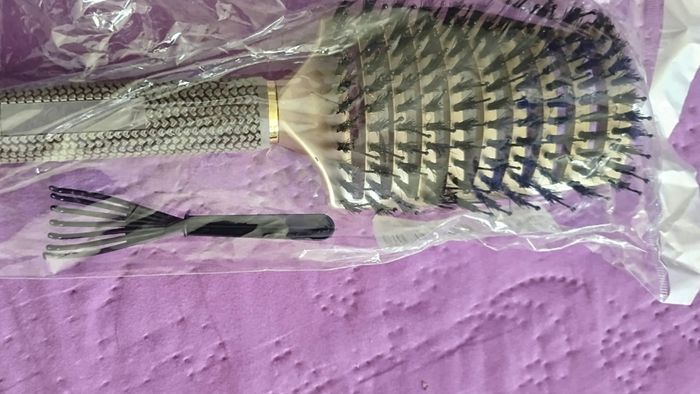 Brosse magique doré et griffe de nettoyage neufs