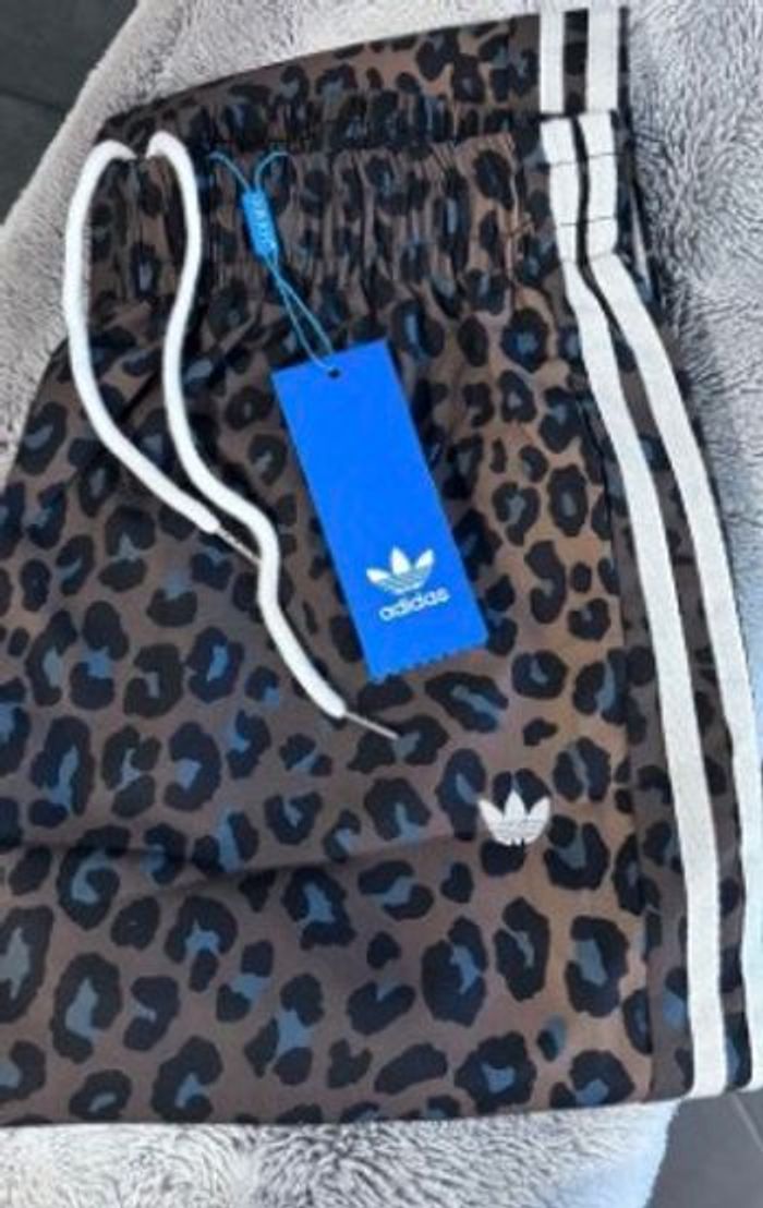 Pantalon Adidas motif léopard neuf - photo numéro 2