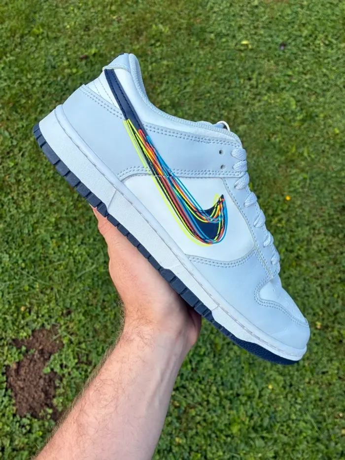 Baskets Nike dunk low grises pointure 43 très bon état