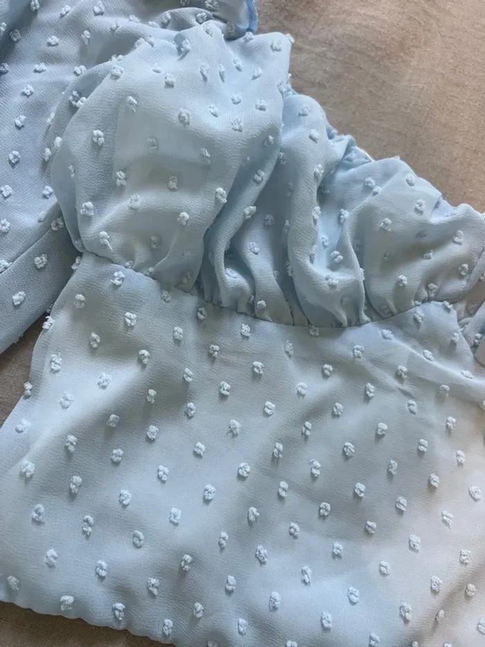 Top bleu ciel - photo numéro 2