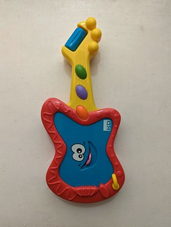 Jouet d'éveil guitare
