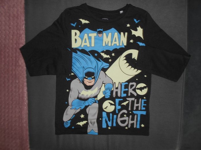 Tee-shirt Batman (C&A), taille: 134 cm (correspond à du 9 ans)