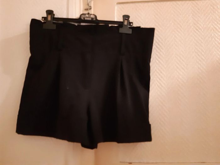 Short femme taille 36 - photo numéro 2