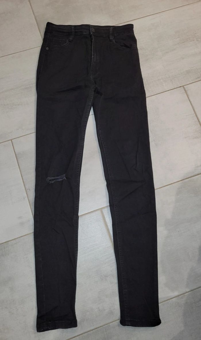 Jean skinny Bershka, taille 38.