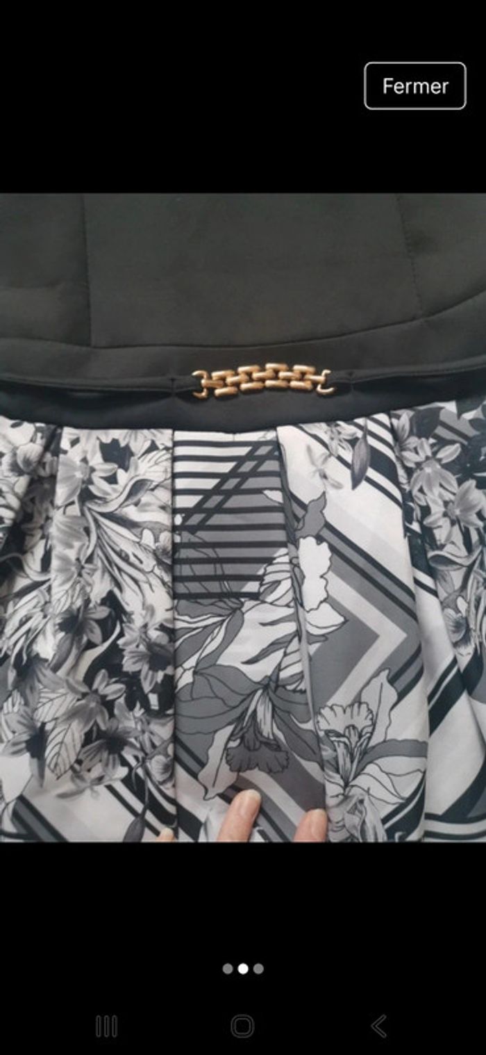 Robe taille M
Très bon état. - photo numéro 2