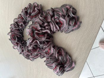 Echarpe vintage faite main neuve