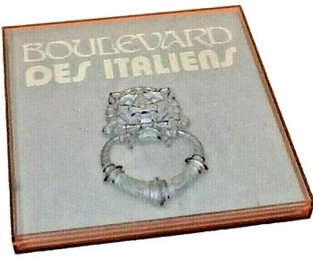 Coffret boitier plastique transparent fumé  Paris Boulevard des Italiens  Photographe John Craven