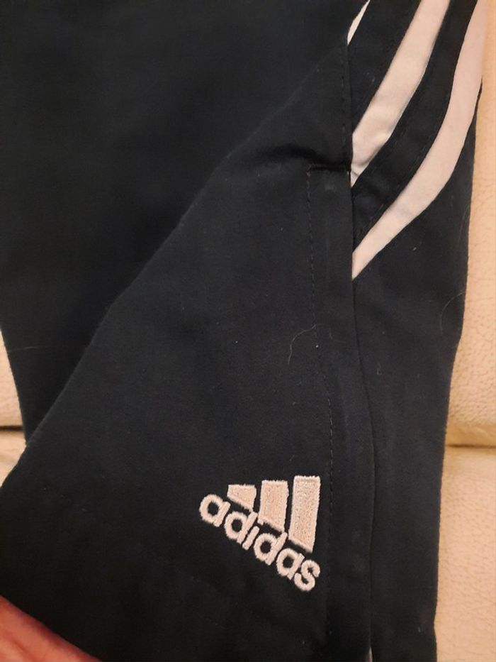Pantacourt de survêtement taille 3 ans Adidas - photo numéro 2