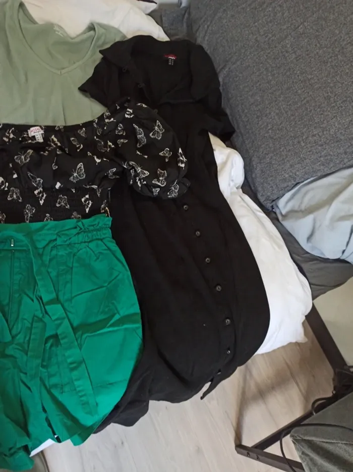 Lot de 11 vêtements femme taille S (lot 4) - photo numéro 8