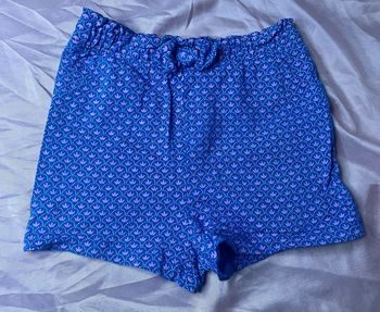 Short bleu